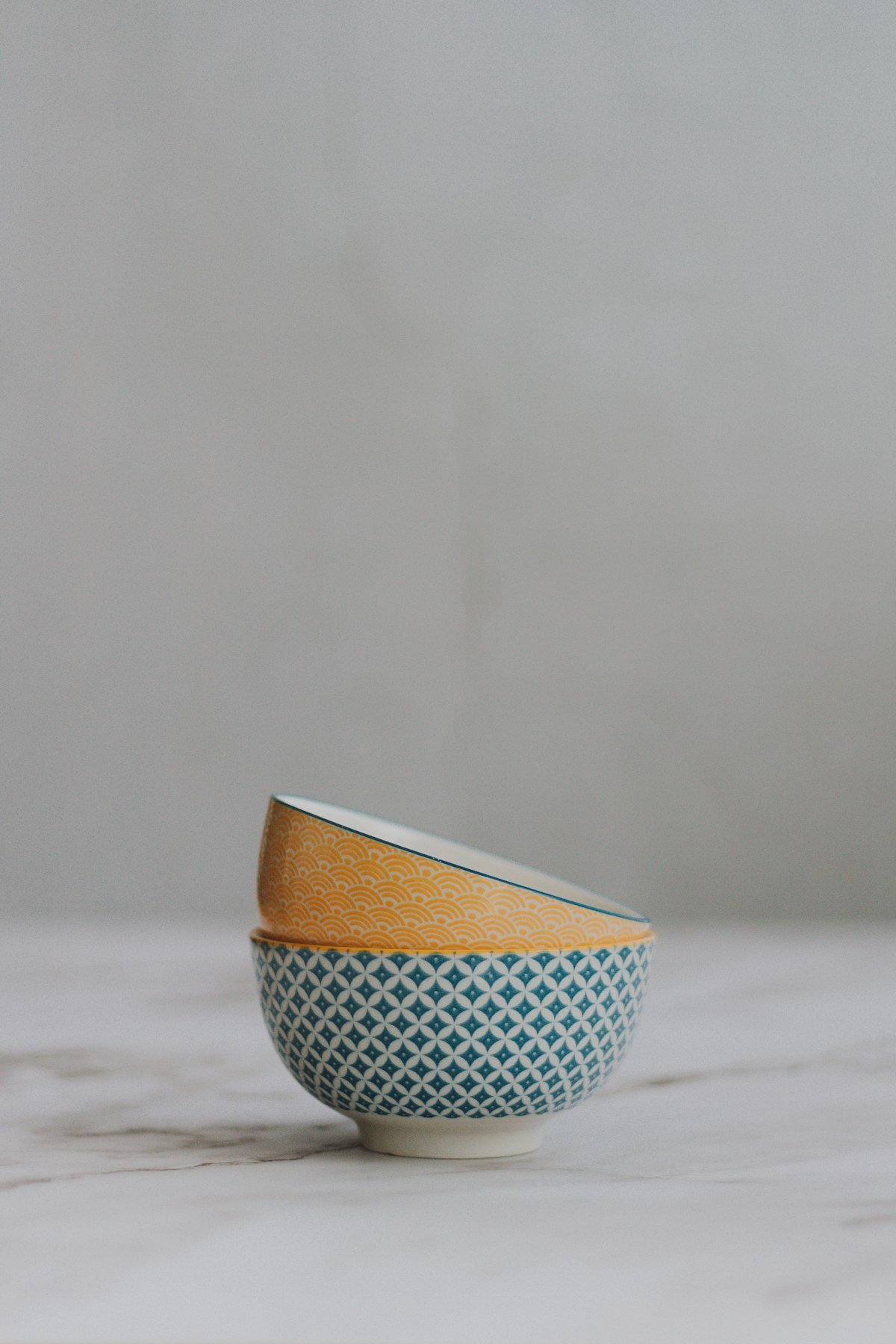Preparación de una bebida caliente en una taza